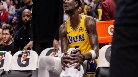 “国际足联发布世界杯十大必选球星名单，武磊荣耀上榜”